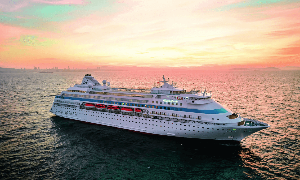 КАНИКУЛЫ СО ЗВЕЗДАМИ