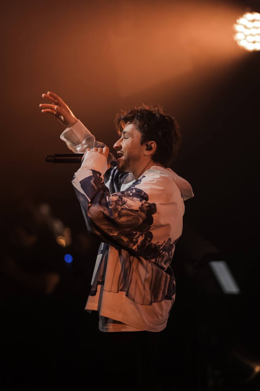 Акустика, касатки, сюрприз от Моны и не только: как прошел концерт Эльдара Джарахова